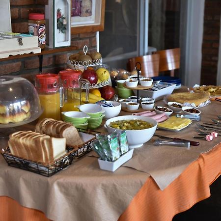 Bernie'S Bed & Breakfast , A 3 Kilometros Del Aerop Ezeiza, Van ,In-Out, Free Ezeiza Airport Exterior photo