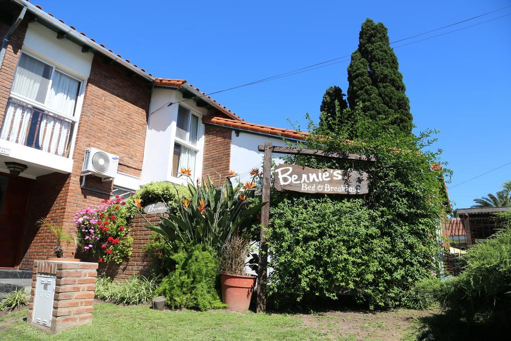 Bernie'S Bed & Breakfast , A 3 Kilometros Del Aerop Ezeiza, Van ,In-Out, Free Ezeiza Airport Exterior photo