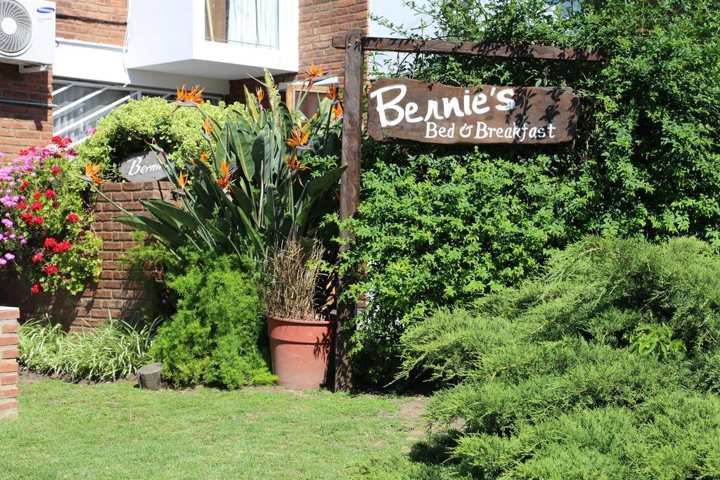 Bernie'S Bed & Breakfast , A 3 Kilometros Del Aerop Ezeiza, Van ,In-Out, Free Ezeiza Airport Exterior photo