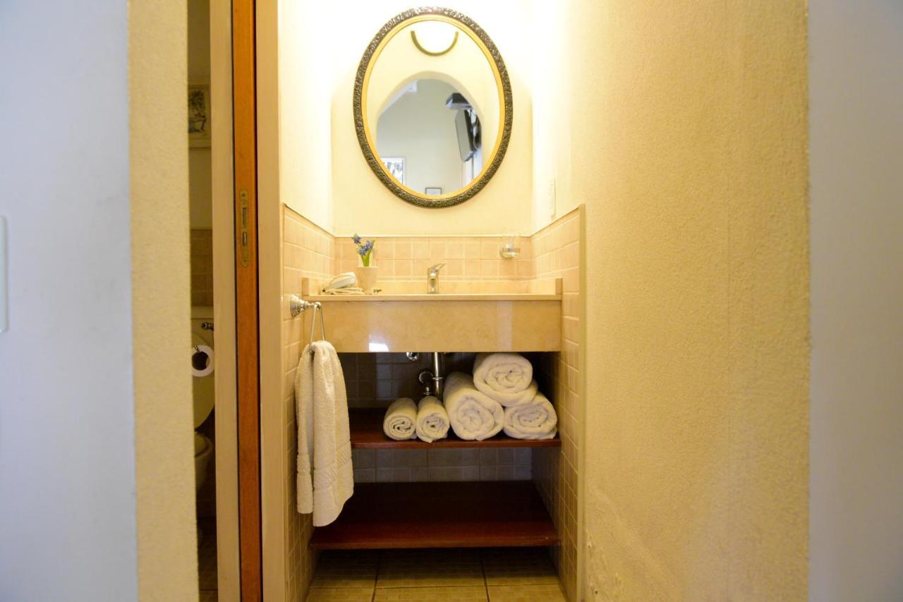 Bernie'S Bed & Breakfast , A 3 Kilometros Del Aerop Ezeiza, Van ,In-Out, Free Ezeiza Airport Exterior photo